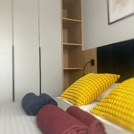 Daire Ceglana Park 72 Katoviçe